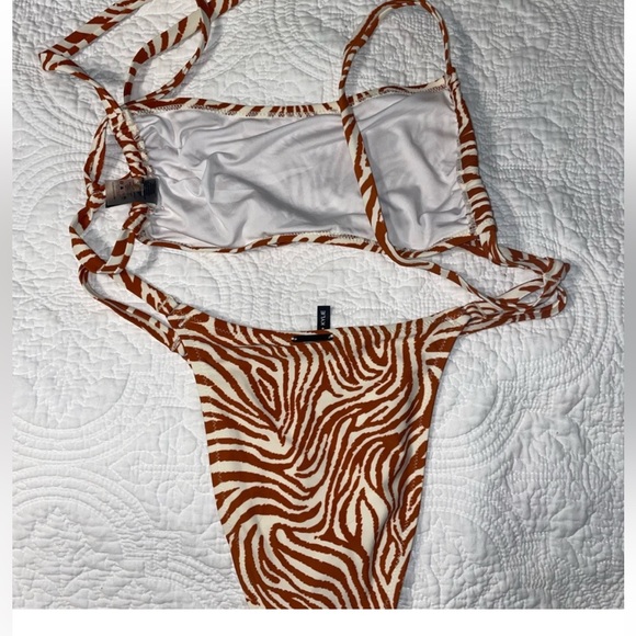 Kendall & Kylie Rust Tiger print bikini - Picture 2 of 2